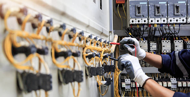 Professional Electrician technician working in Philadelphia, PA